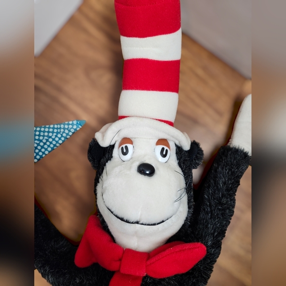 Vintage Coleco 1983 Dr. Seuss Cat In The Hat with Umbrella Plush Doll 26" GUC - Picture 2 of 7